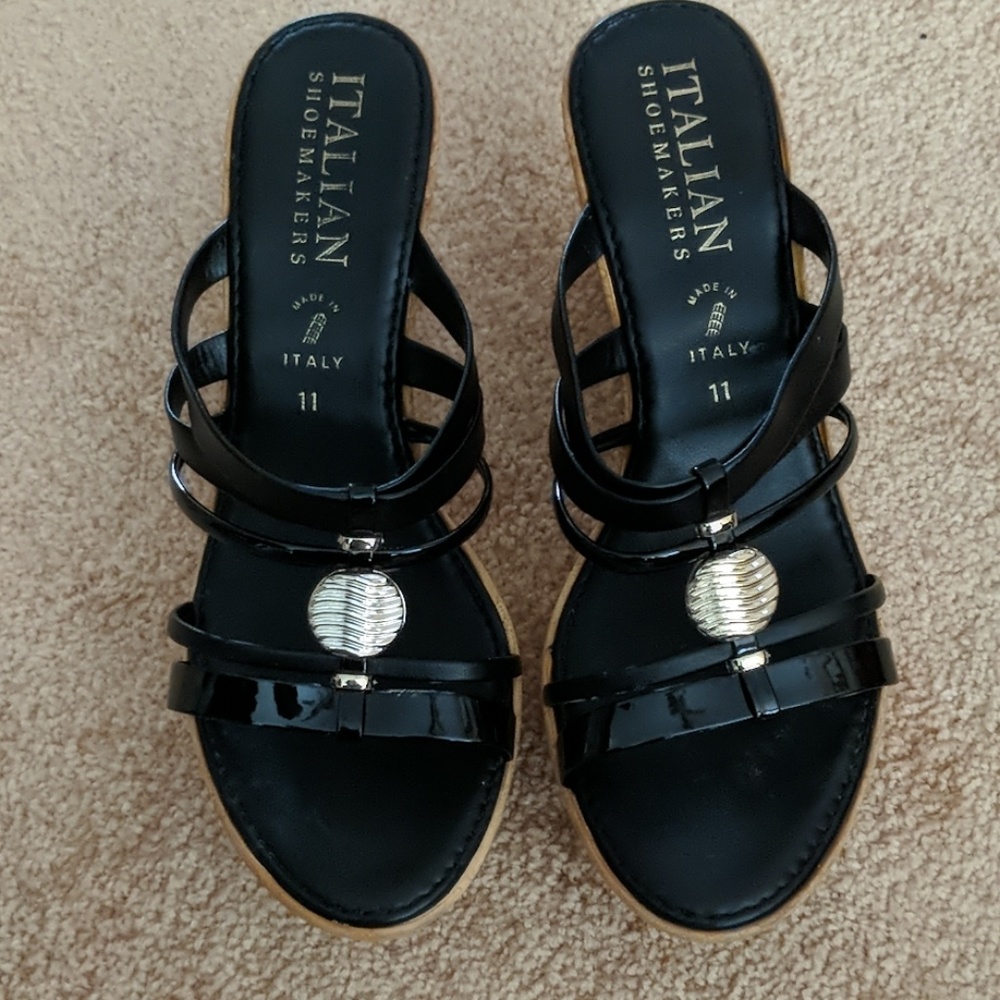 Black wedged heels